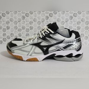 Mizuno Men's Black, White, and Gray Athletic Shoes